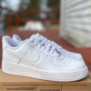 Nike Air Force 1 ‘07 Triple White Womens 7.5/ kids size 6 New without box